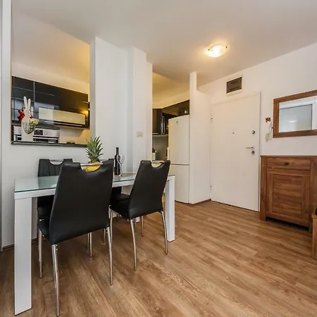 Apartment Apartman Amigo *